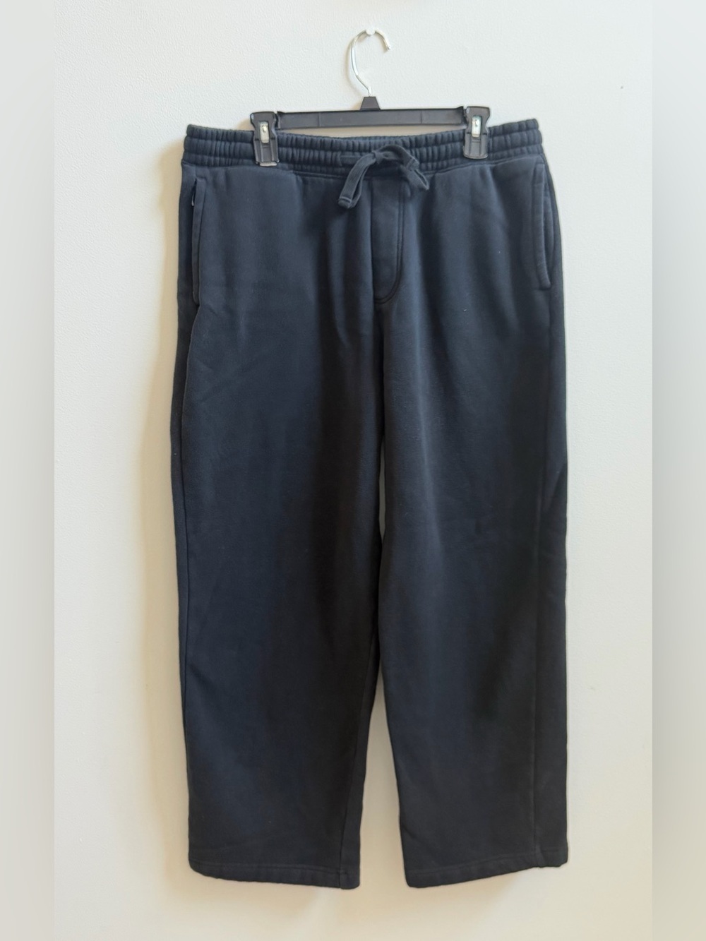 Hollister Feel Good Super Baggy Sweatpants in Black
